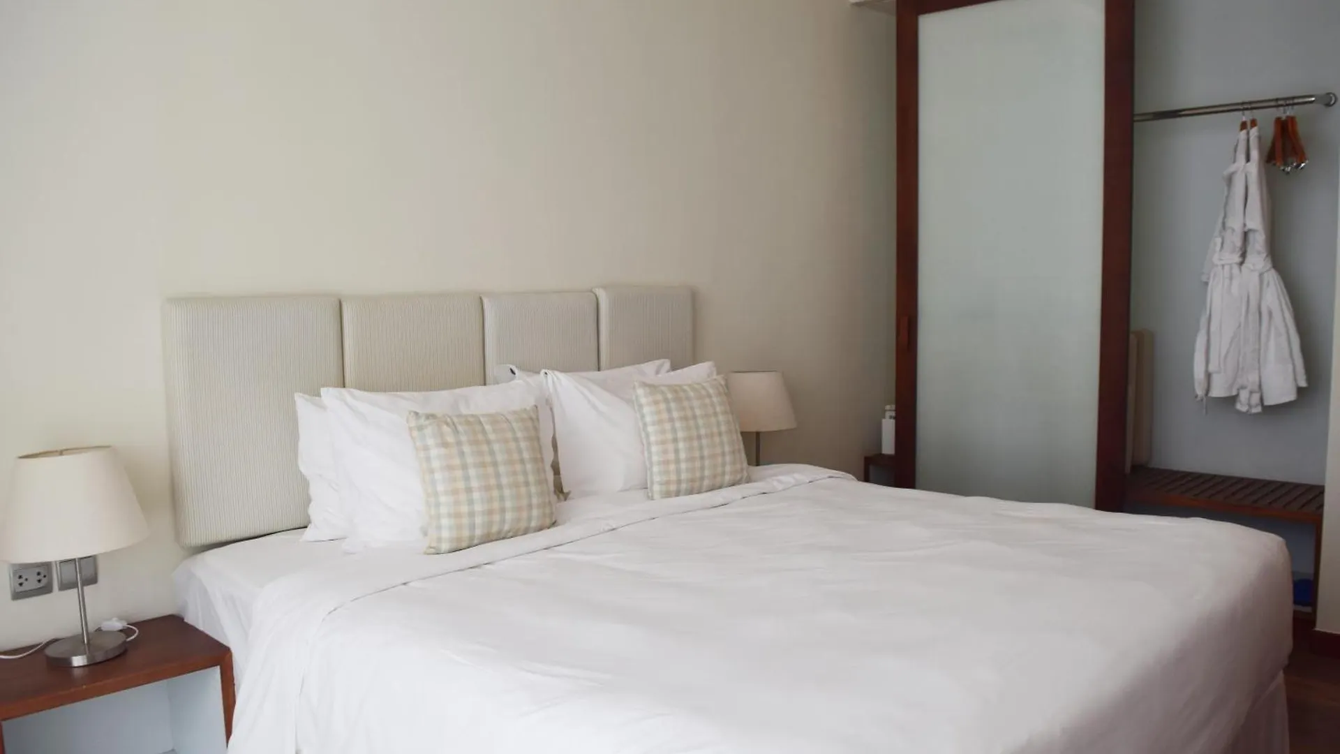 A La Carte Da Nang Beach Hotel