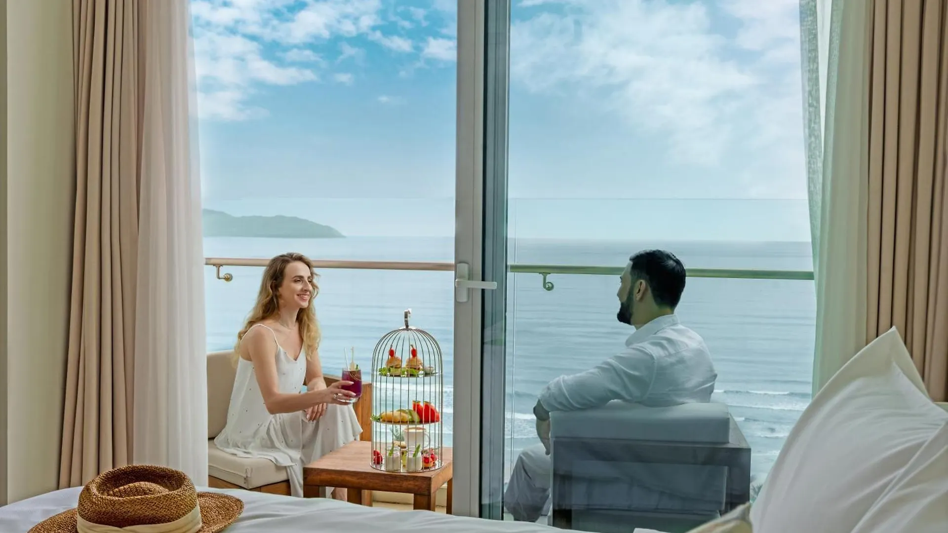 Otel A La Carte Da Nang Beach