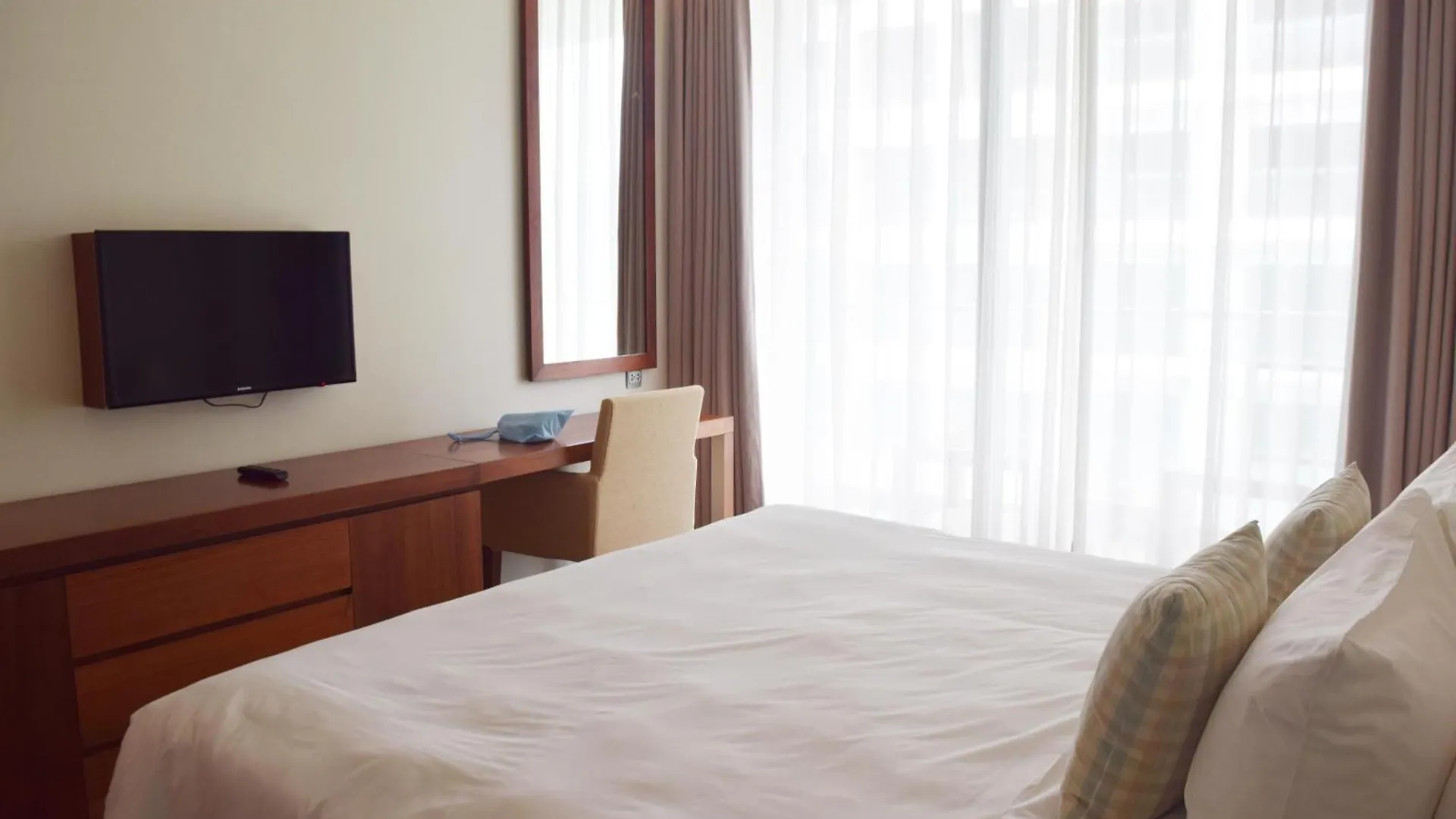 A La Carte Da Nang Beach 4*,  Vietnam