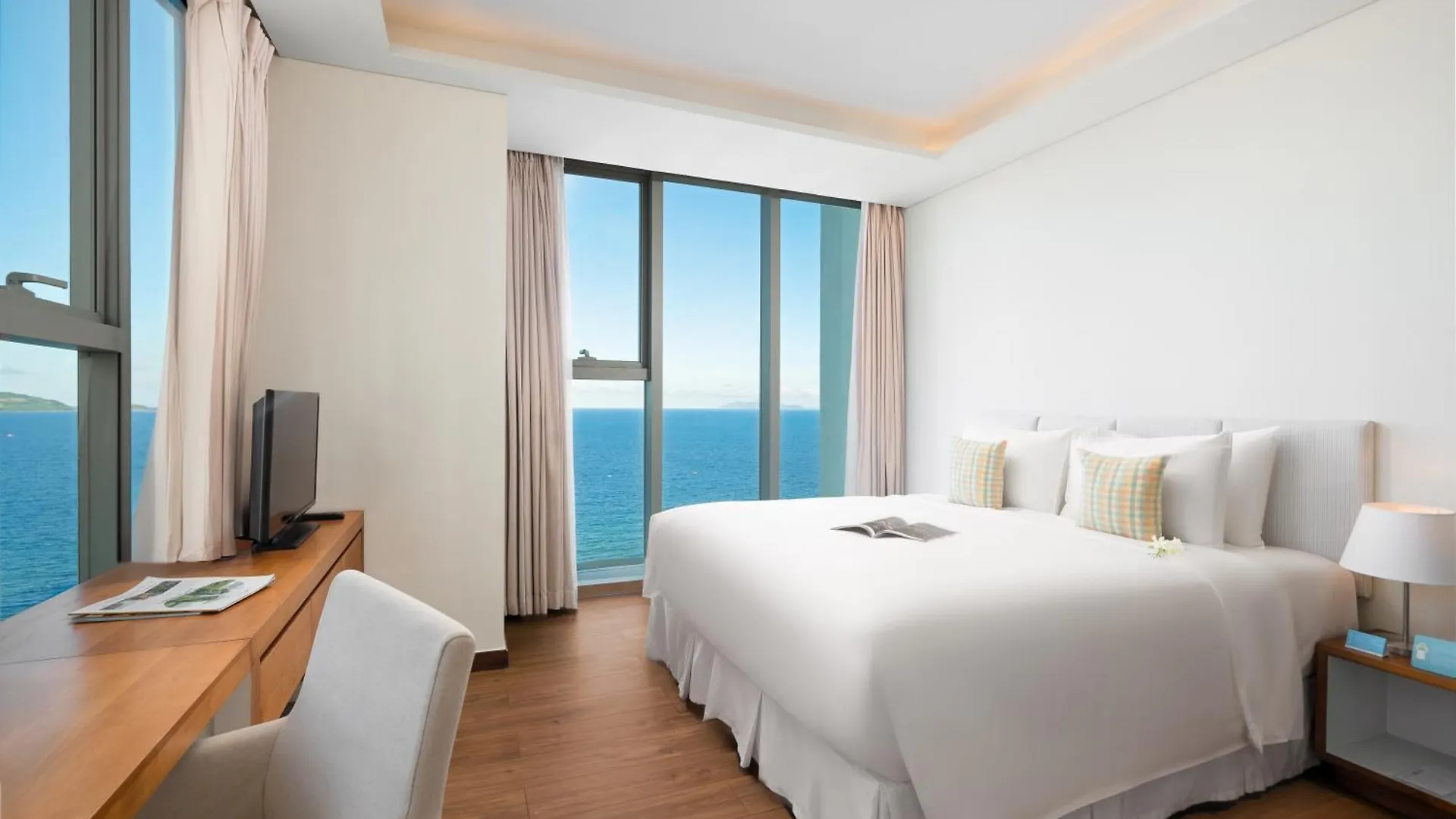 A La Carte Da Nang Beach