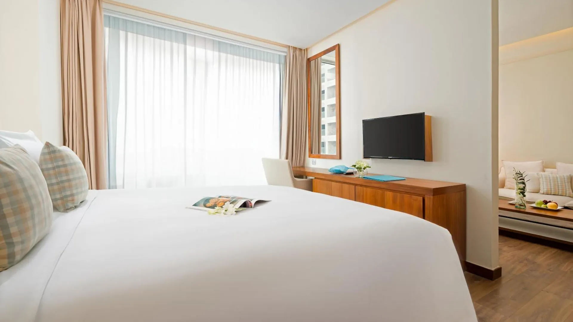 A La Carte Da Nang Beach
