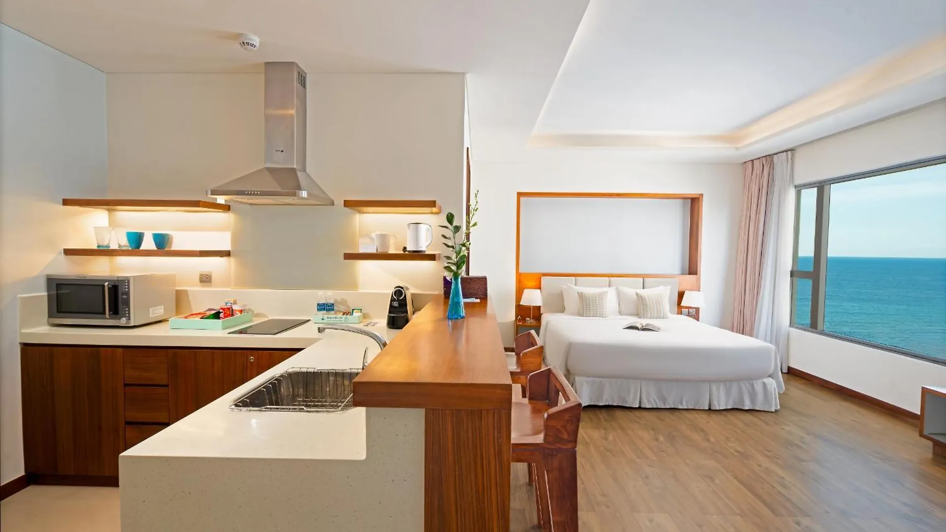 A La Carte Da Nang Beach