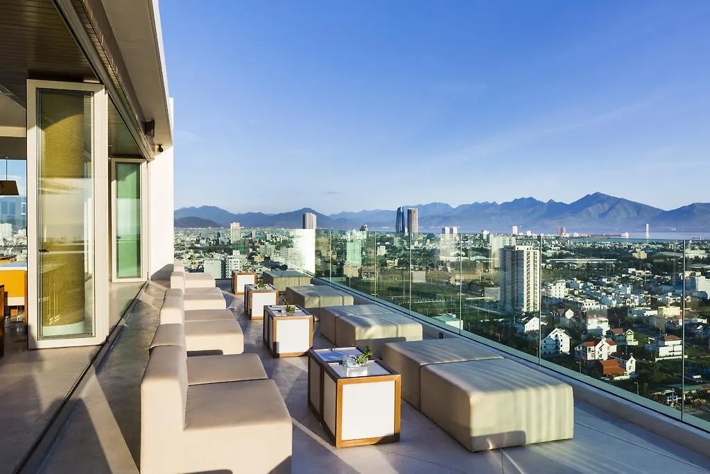 A La Carte Da Nang Beach Otel